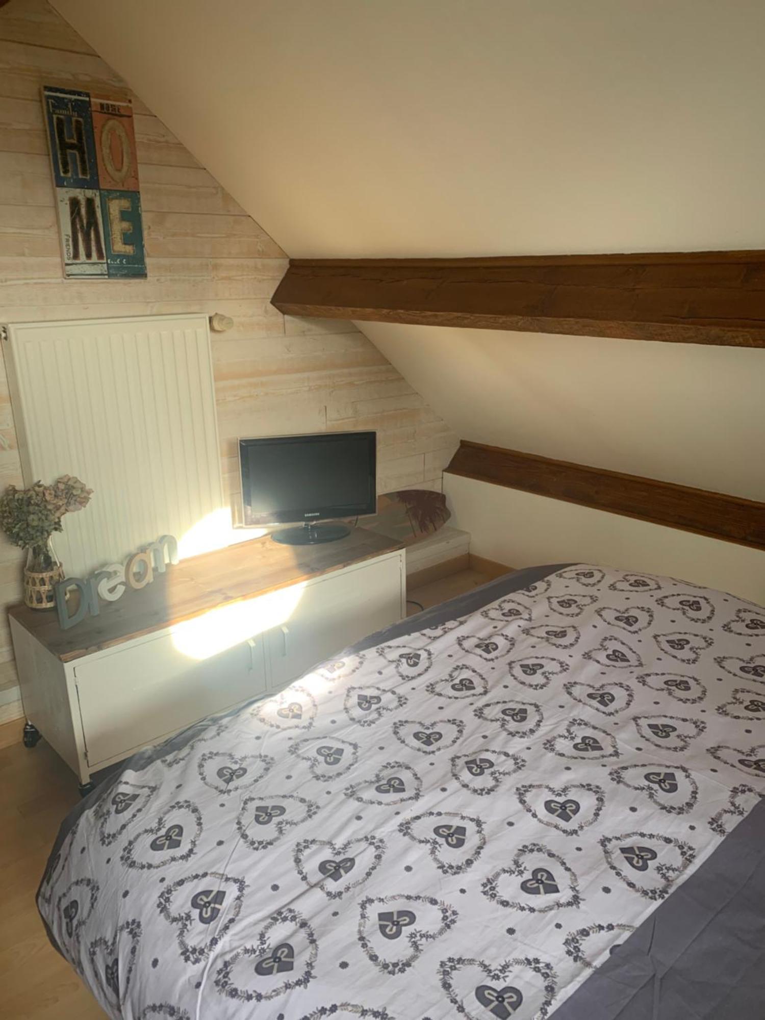 Chambres D Hotes Proche Pole Europeen Yvre-l'Eveque Luaran gambar
